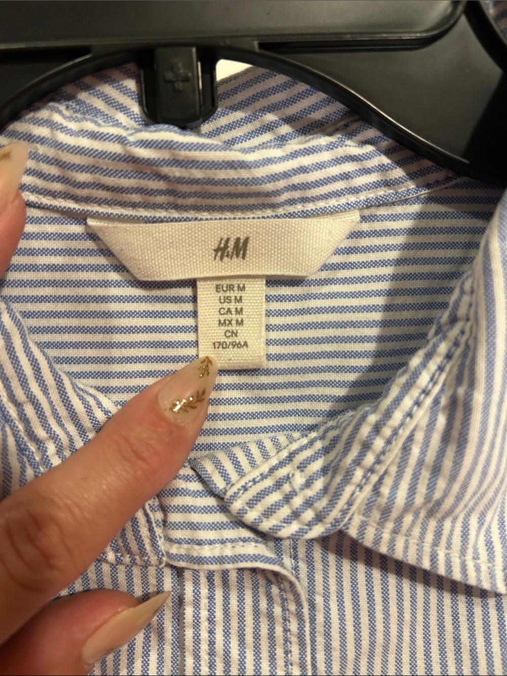 H&M Blue & White Pinstripe Women’s Button-Down Shirt - Picture 3 of 3
